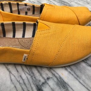 Marigold/yellow Brand new Toms